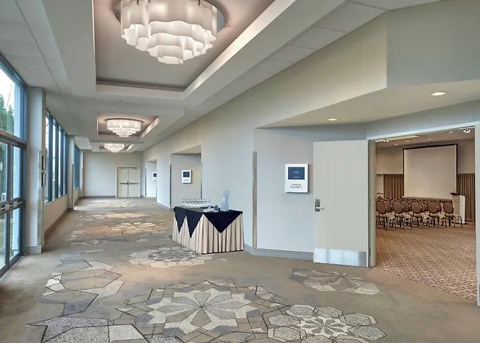 Sheraton Vancouver Guildford Hotel