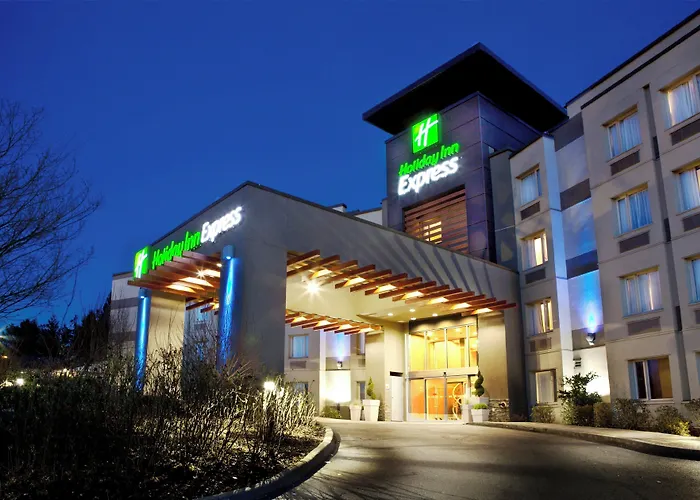 Holiday Inn Express & Suites Langley By Ihg